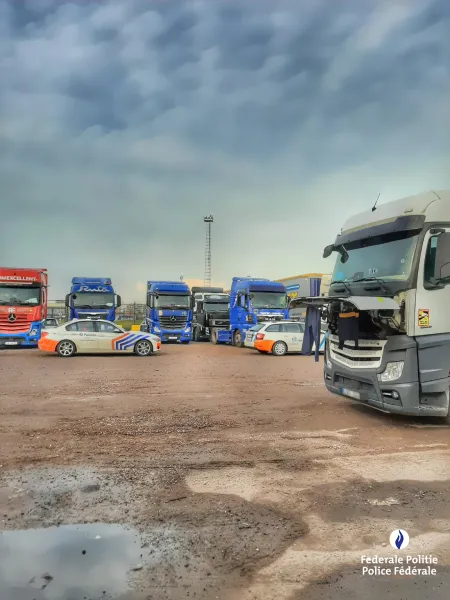 Grande action de contrôle sur les parkings pour poids lourds du port de Zeebruges 