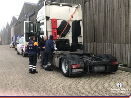 Action commune de contrôle de poids-lourds dans le port de Gand
