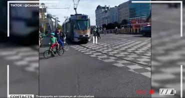 Contacts : panel de la route : les transports en commun