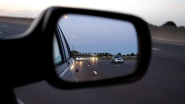 Sécurité routière : réglage et emploi des rétroviseurs (Source : VariousPhotography sur Pixabay.com)