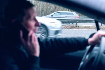 Afleiding achter het stuur