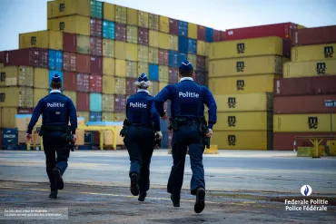 La Police de la Navigation a déjà arrêté 131 « extracteurs » de drogue au port d’Anvers cette année, parmi lesquels de plus en plus de mineurs 