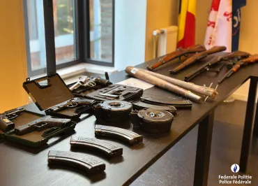 Démantèlement d'un réseau criminel de trafiquants d'armes 