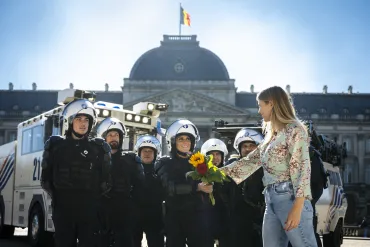 Faire rimer 21 juillet et proximité sur le Village policier
