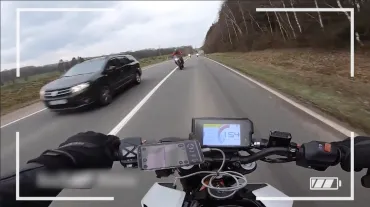 Contacts : Panel de la route - Les motos