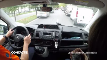 Contacts: Le couloir pour les secours